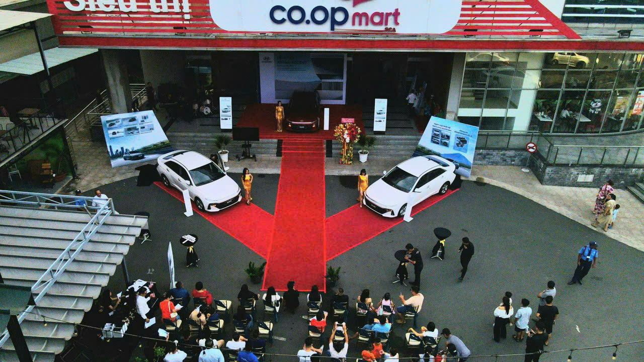 Thi Công Backdrop Giới Thiệu Honda CR-V Tại Tây Ninh Chuyên Nghiệp