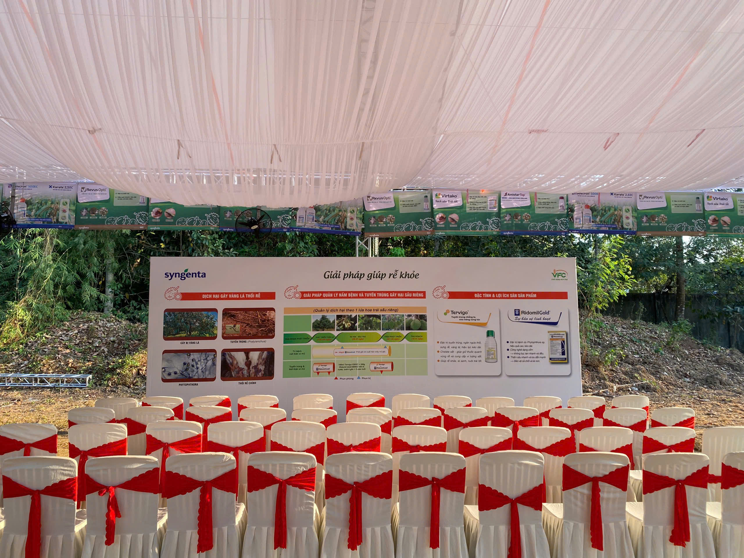 Thi Công Backdrop Sự Kiện Cho VFC Trong Chuỗi Chương Trình Nhiều Tỉnh Thành
