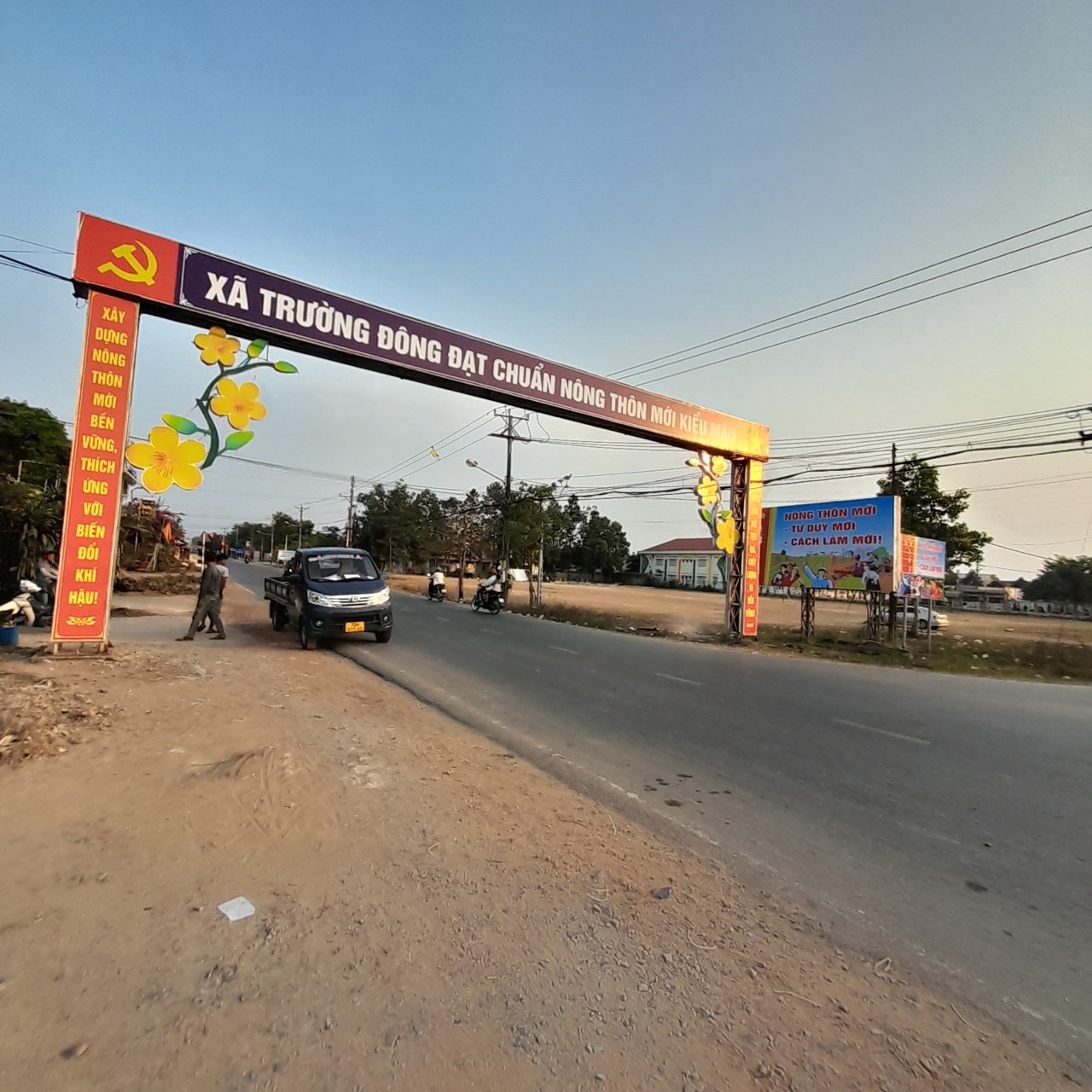 Thi cong cong chao tay ninh