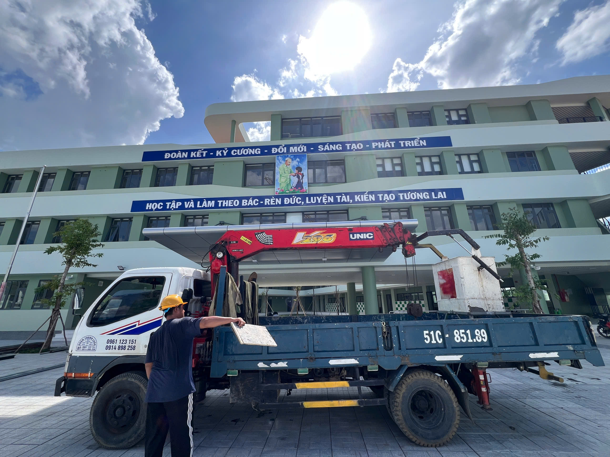 THI CÔNG TRÊN CAO PHỨC TẠP