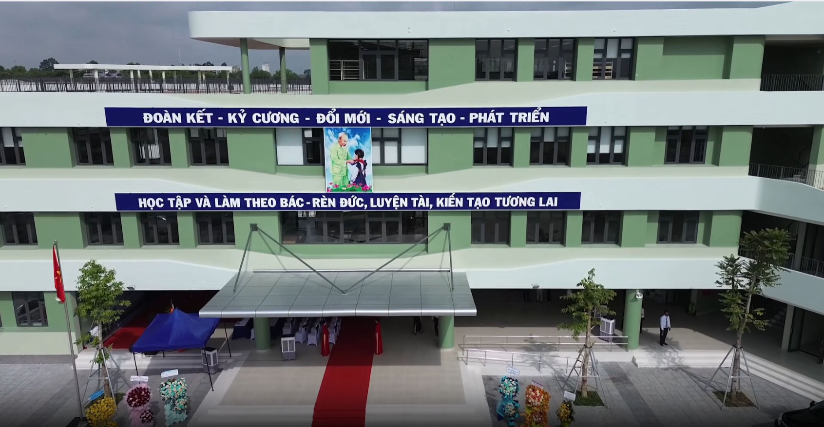 Bảng Alu Trường Học